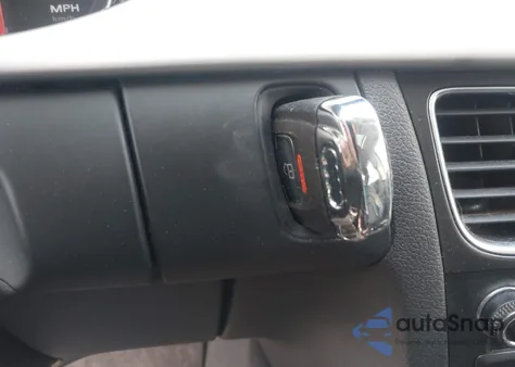 2012 Audi A4 2.0T Premium z USA, uszkodzony, nr VIN WAUBFAFL8CN019608